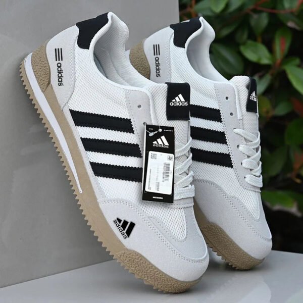 AD – RetroSprint Classic Sneakers