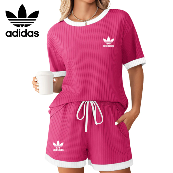 AD – LoungeFlex Two-Piece Set